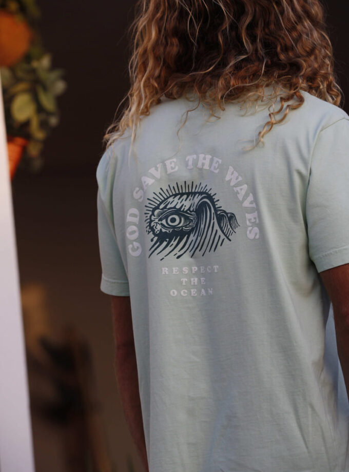 Camiseta God Save The Waves – Verde